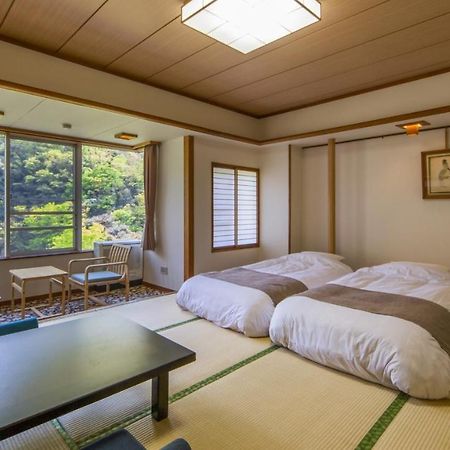 Shimobe Hotel Minobu Buitenkant foto