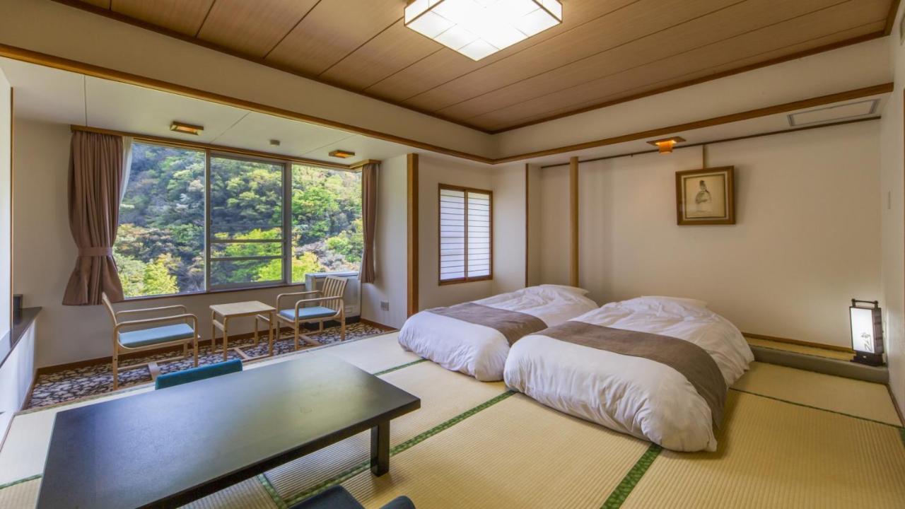 Shimobe Hotel Minobu Buitenkant foto