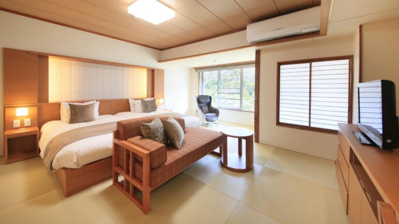 Shimobe Hotel Minobu Buitenkant foto