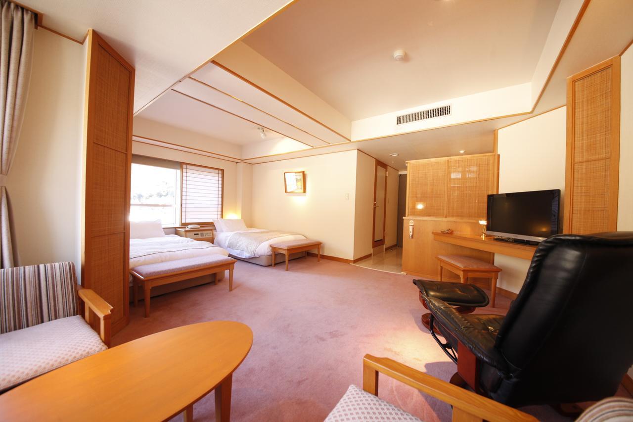 Shimobe Hotel Minobu Buitenkant foto
