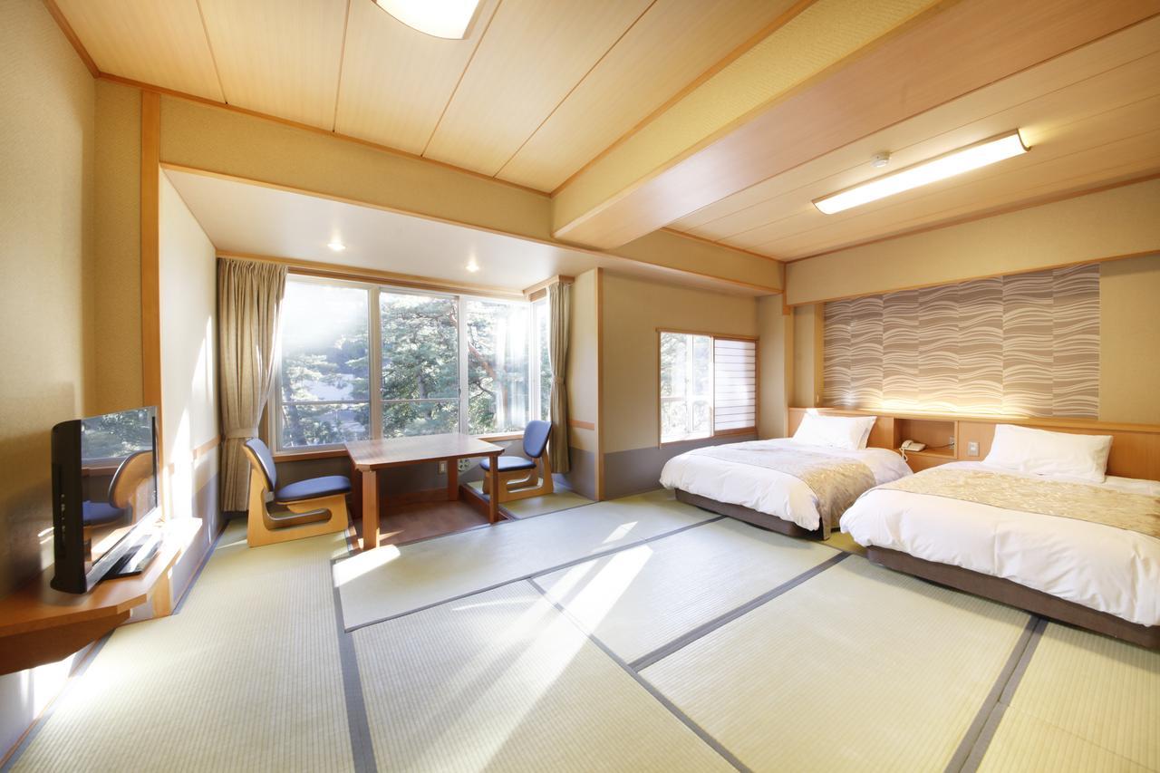 Shimobe Hotel Minobu Buitenkant foto