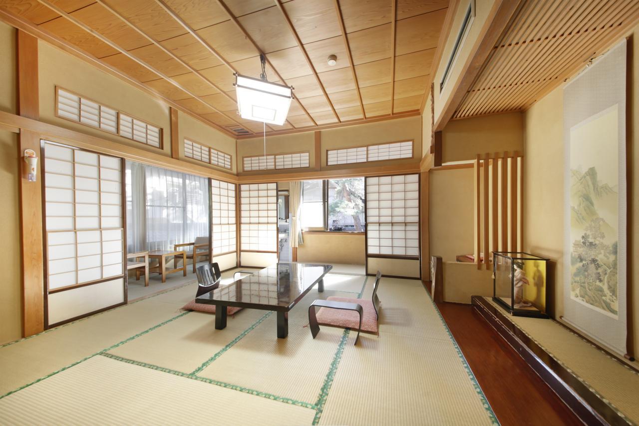 Shimobe Hotel Minobu Buitenkant foto