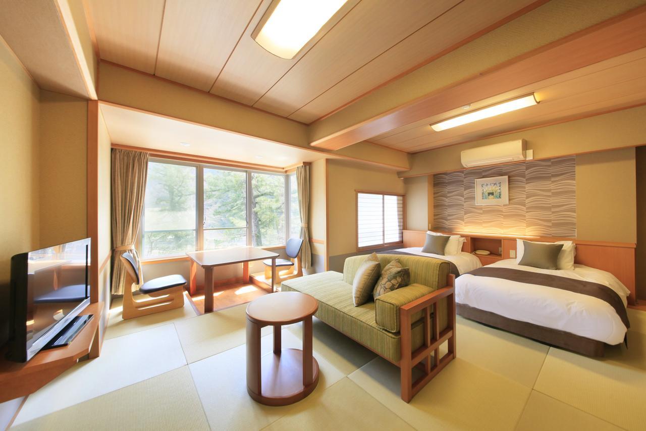 Shimobe Hotel Minobu Buitenkant foto