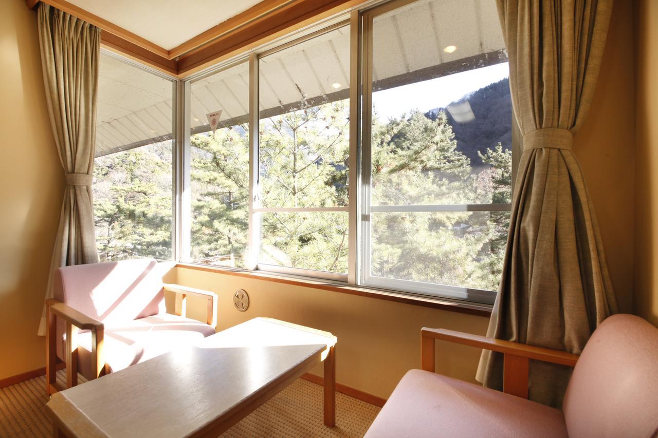 Shimobe Hotel Minobu Buitenkant foto